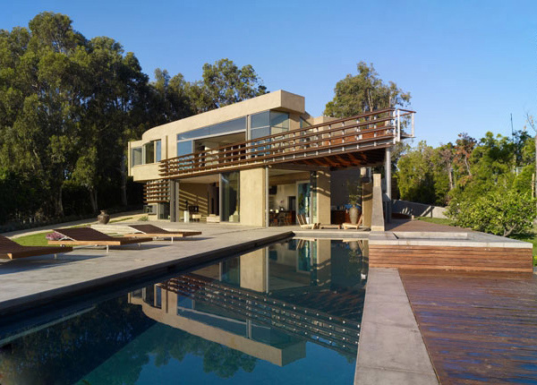 Griffin Enright Architects设计的马里布Point Du