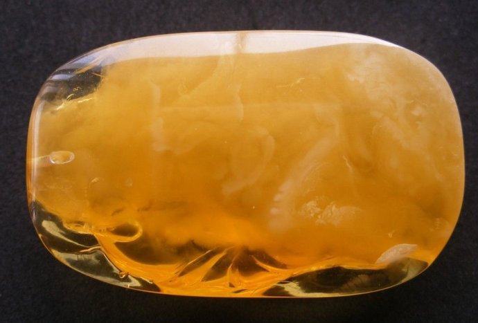蜜蜡的由来与寓意