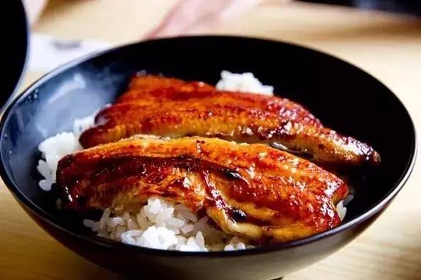 一碗销魂的鳗鱼饭，到底讲究在哪儿？