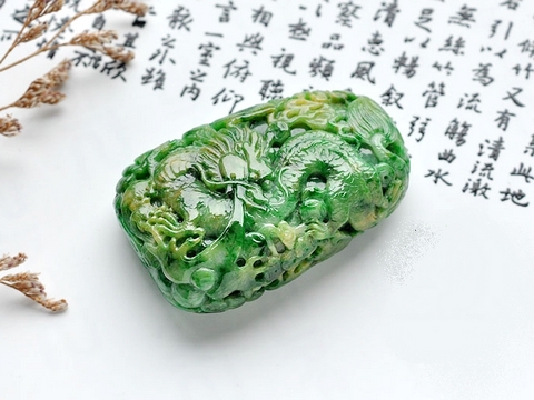 老坑糯种双色翡翠龙手把件