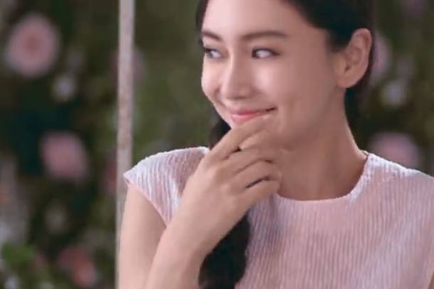 历任德芙巧克力广告的女主角