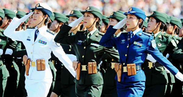 潇洒女兵.