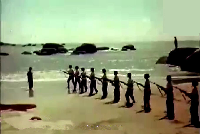 电影《海霞》插曲 --渔家姑娘在海边（ 陆青霜）