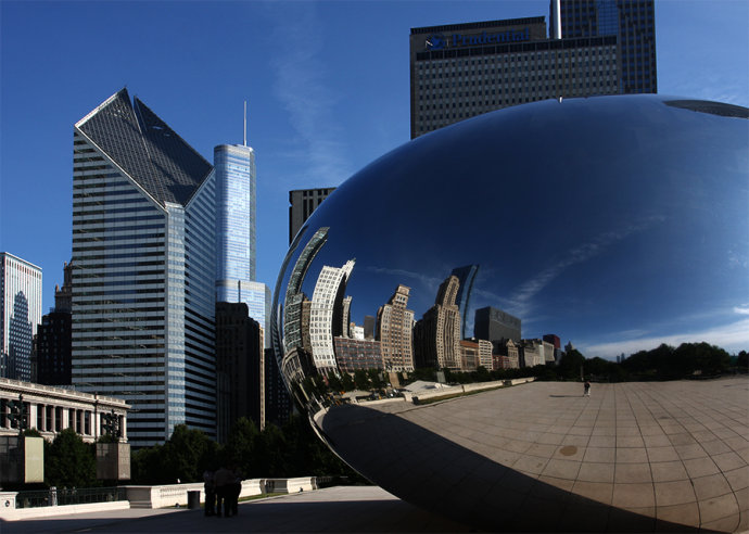 芝加哥千禧公园里的“云门”(cloud gate)