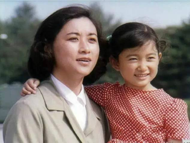 电影《樱》插曲--《妈妈看看我吧》（李谷一）