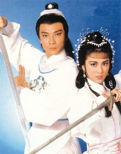 电视剧《萍踪侠影录》主题歌) – 《最痴一仗》(罗嘉良 周影）