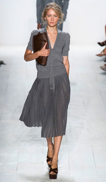 百褶裙（Pleated Skirt）