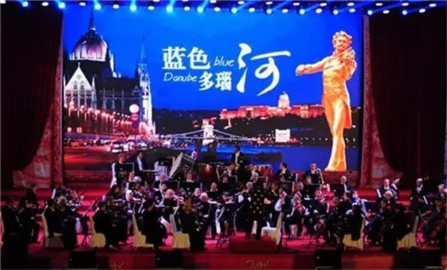 约翰·斯特劳斯《 蓝色多瑙河》博斯可夫斯基 WPO（合唱版）