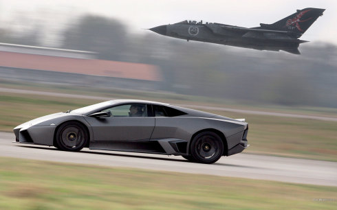 林宝坚尼 Reventon vs 战斗机