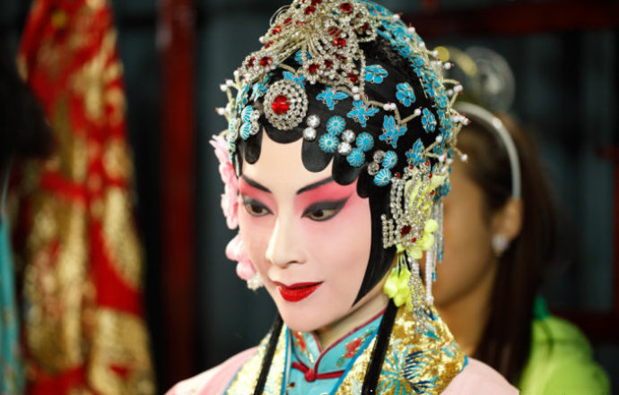 戏曲的头面为什么要用点翠？
