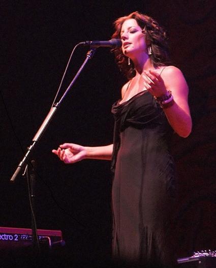 Sarah Mclachlan-Angel《莎拉·麦克拉克兰-天使》