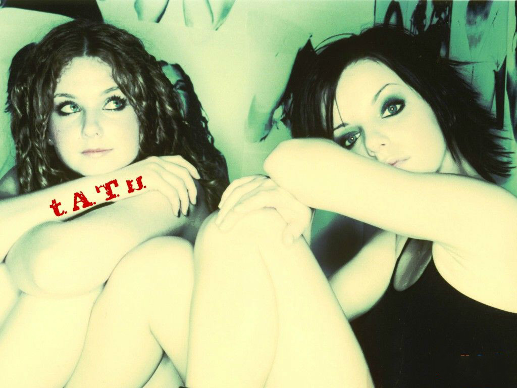 T.A.T.U《Show Me Love》（给我爱）