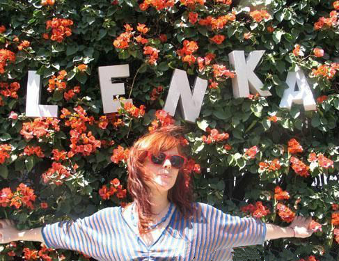 Lenka《Trouble is a friend》