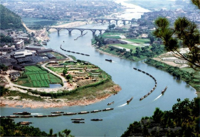 李谷一《浏阳河》