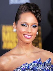 艾丽西亚·凯斯(AliciaKeys)--爱情是盲目的(Love Is Blin
