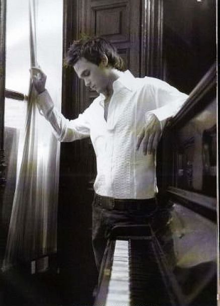 Gareth Gates---《Anyone Of Us》我们都有错