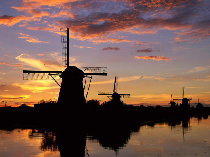 《The Windmills Of Your Mind》（心中的风车）