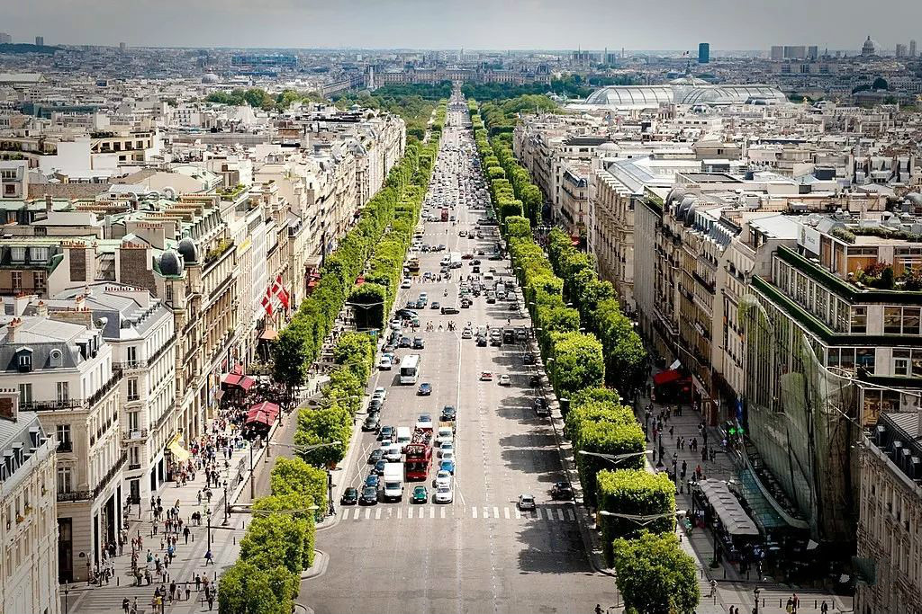 香榭丽舍大道 《Les Champs-Elysées》