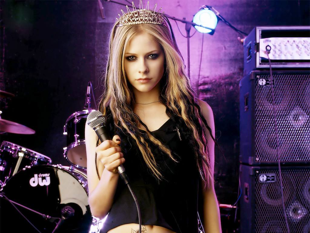 Avril Lavigne--《Freak Out》