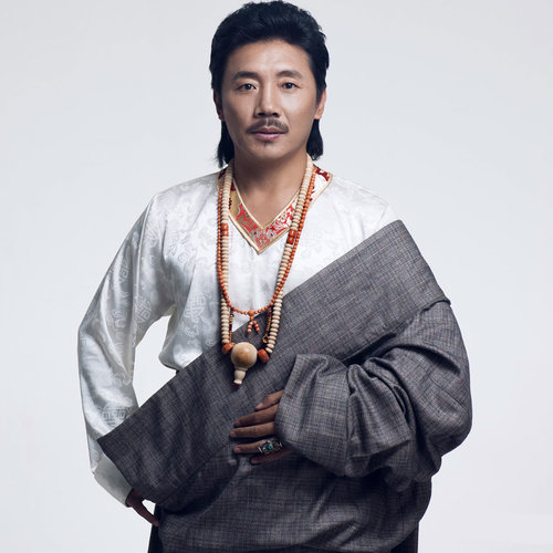容中尔甲《向往神鹰》