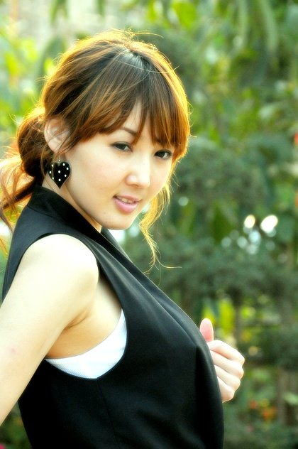 阿茹娜《美丽的草原是我家》