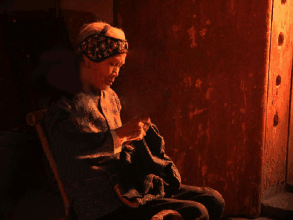 经典老歌《听妈妈讲那过去的事情》