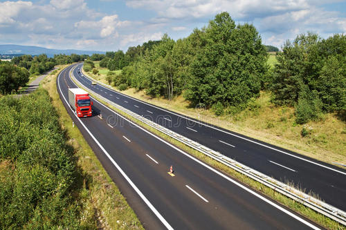 上帝是条梦想的高速公路