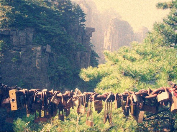 陈艺鹏《情人锁》