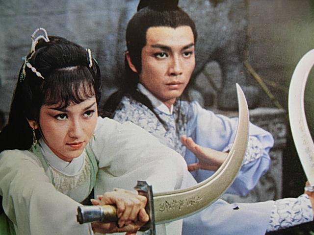 电视剧《刀神》主题曲---《春雨弯刀》