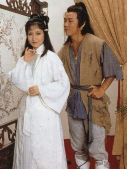 《龙仇凤血》主题曲--《龙仇凤血》