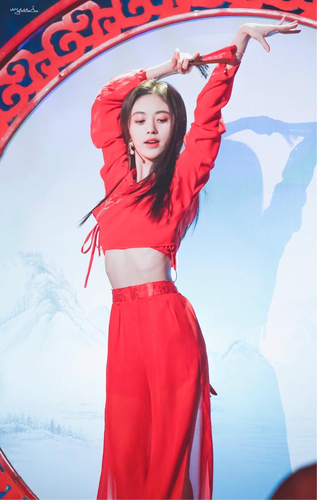 鞠婧祎2020年的各大卫视的舞台表演合集