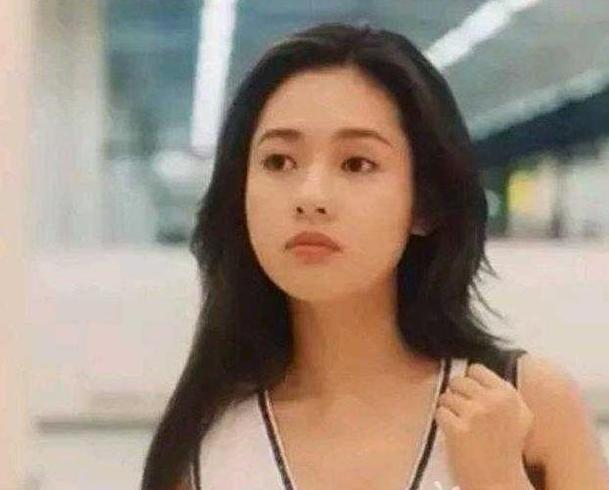 24岁李丽珍现场唱歌《爱了就不后悔》
