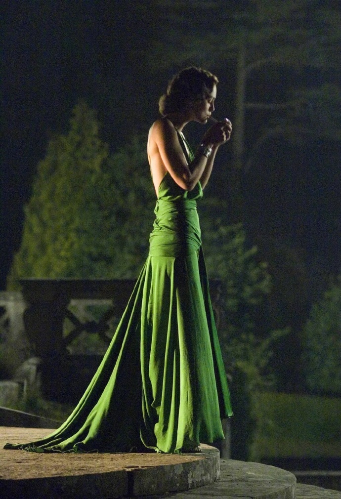 电影《赎罪》中Keira Knightley的经典绿裙造型，