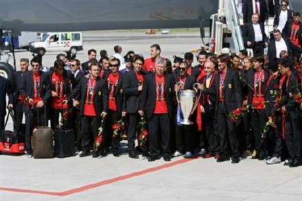 AC米兰队歌《Milan Milan》