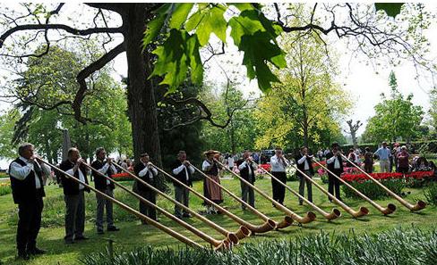 理查.施特劳斯的《阿尔卑斯号Alphorn》