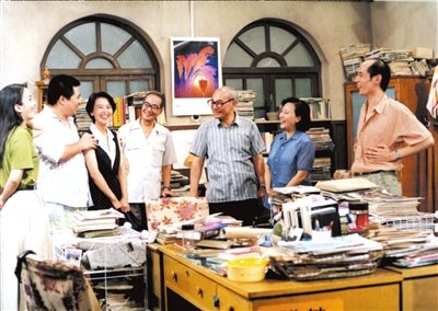 电视剧《编辑部的故事》片头曲--《世界很小，是个家庭》