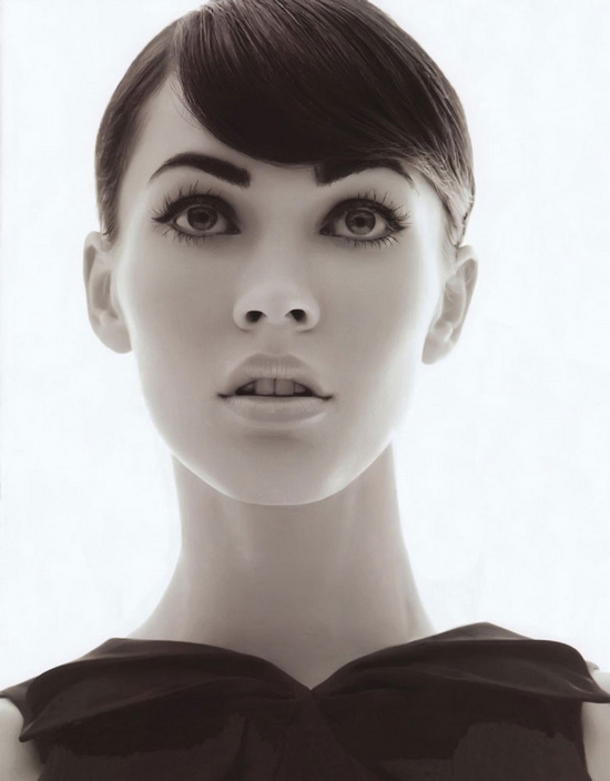 Megan Fox（梅根·福克斯）收起性感扮可爱