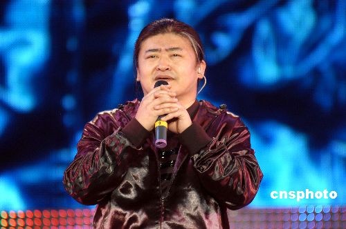 刘欢在2012春晚演唱--<<大爱>>