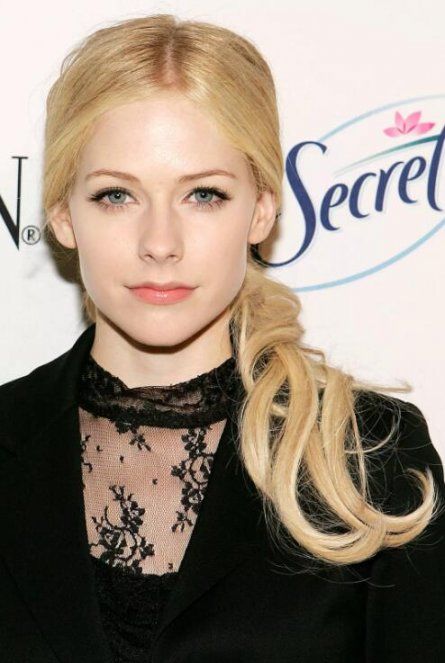 Avril lavigne, Lil Mama--Girlfriend