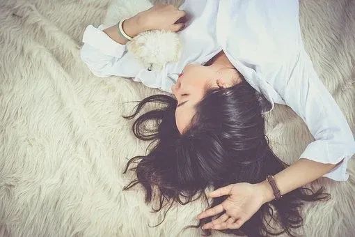 Why did I dream of you last night? 昨夜缘何梦