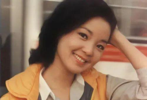 邓丽君《再见!我的爱人》23岁时的演唱
