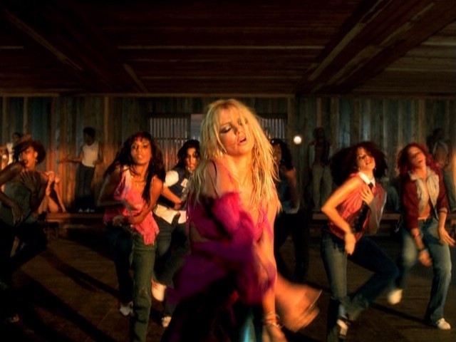 Britney Spears X Lorde《I’m A Slave 4 U》