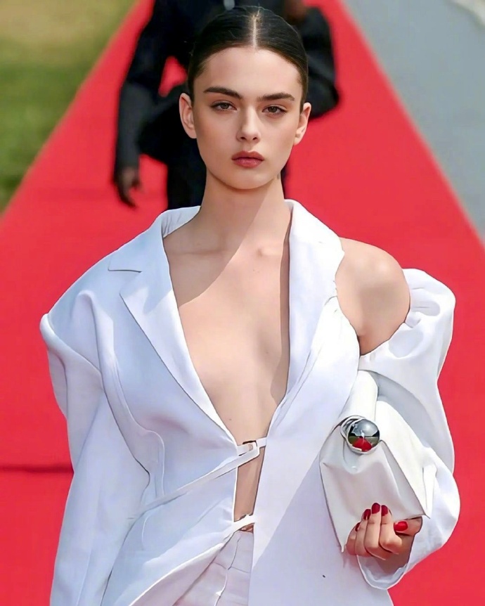 Deva Cassel for Jacquemus