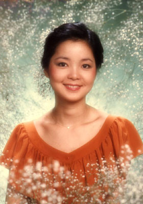 1972年 《一见钟情》 演唱：邓丽君