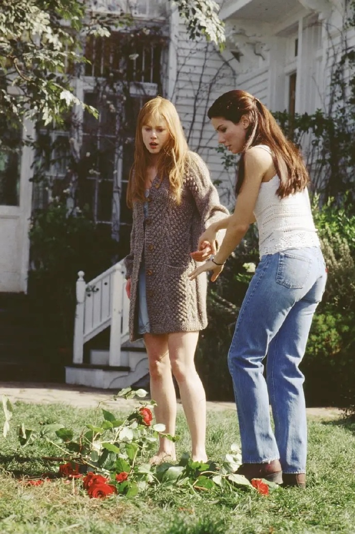 1998年美国电影《Practical Magic》（巫法闯情关）