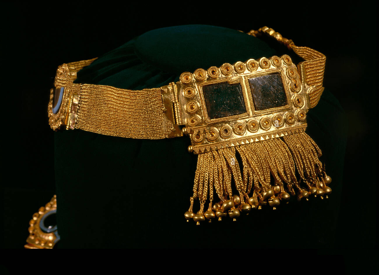 历史上最伟大的宝藏之一公元前14世纪Nimrud（尼姆鲁德）宝藏