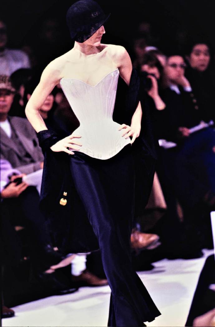 Givenchy1996年春夏大秀