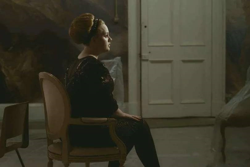 Adele《Rolling In The Deep》（泪在深处）