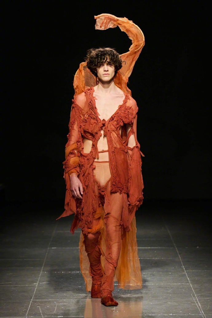 Paolo Carzana F/W 2023 (伦敦时装周)
