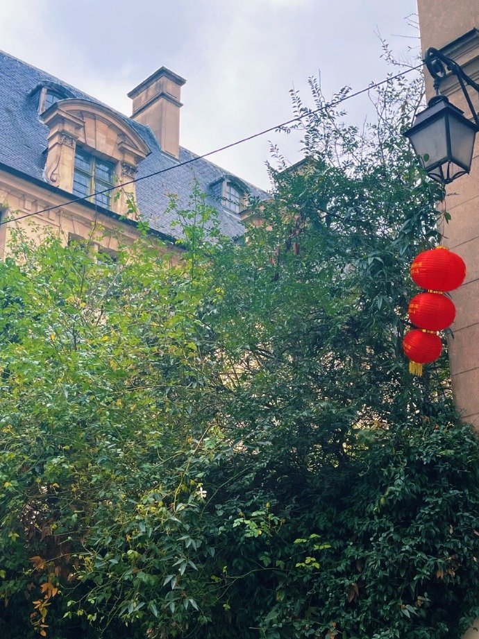 艾青《巴黎》一诗